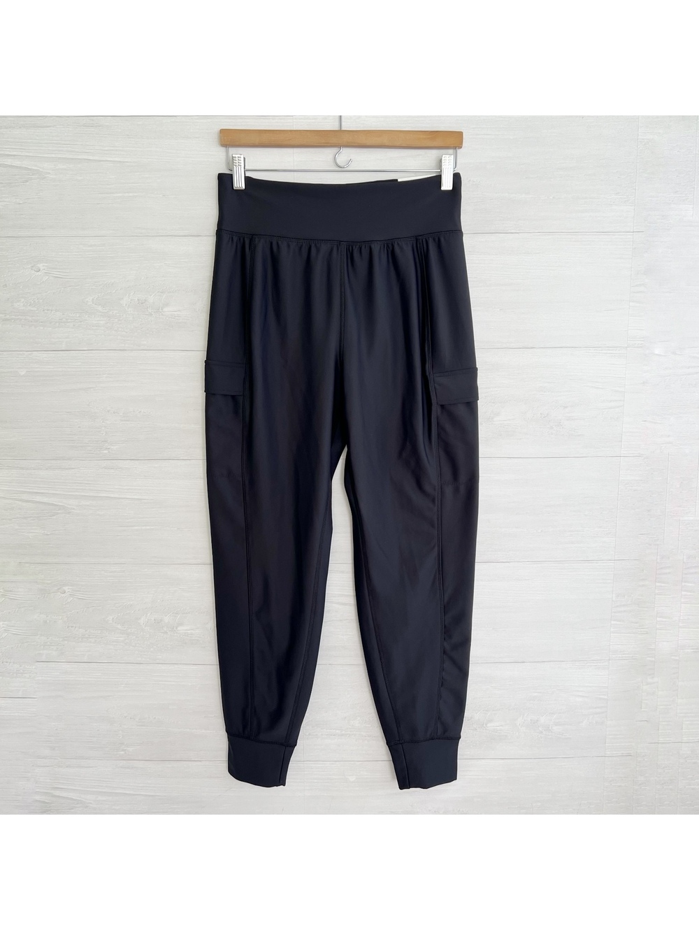 NWT Old Navy PowerSoft Coze Extra High Rise Black Cargo Joggers M